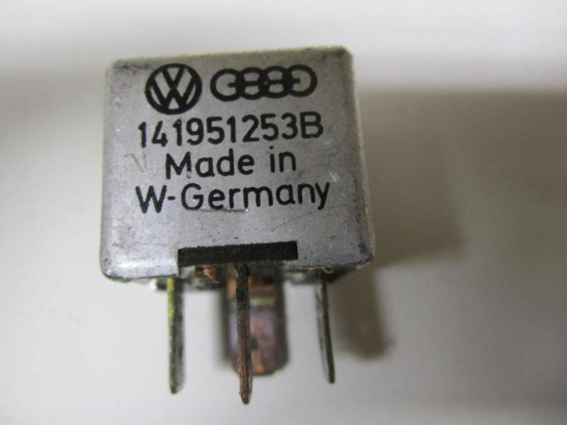 Porsche relay radiator fan relay oe # 141 951 253b   oe # 141951253b vw