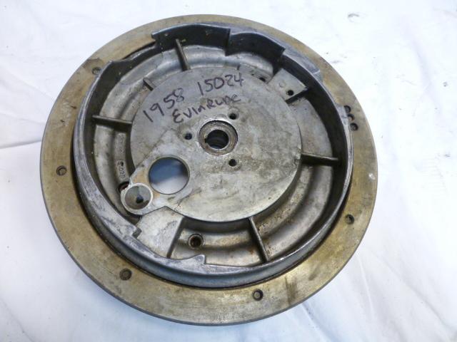 1958 evinrude 18 hp fastwin 15024 flywheel boat motor outboard