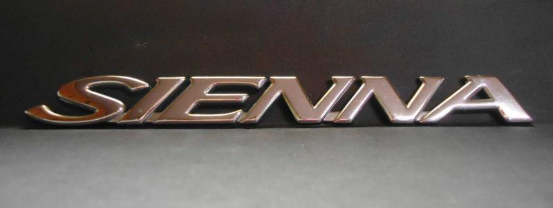 Used genuine toyota "sienna" liftgate emblem fits 98-03 # 75442-08010 7544208010