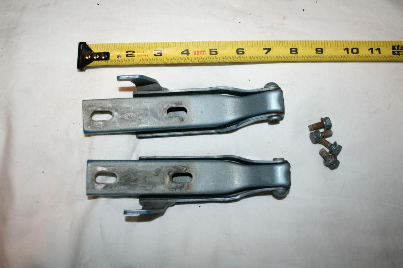 Geo tracker suzuki sidekick r & l front hood hinges  