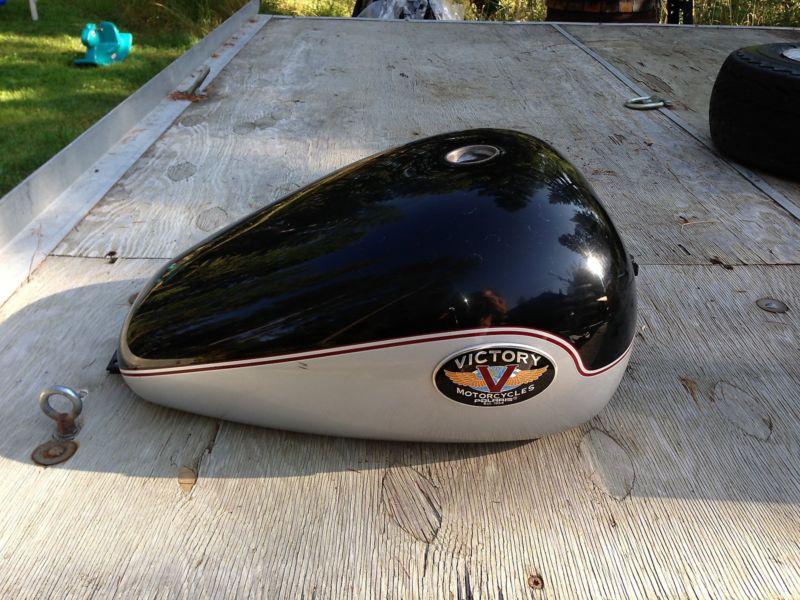 Victory tc 2004 motorcycle gas tank with badges