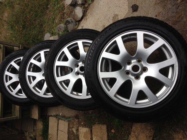 Brand new stock 19" range rover rims & tires set of 4