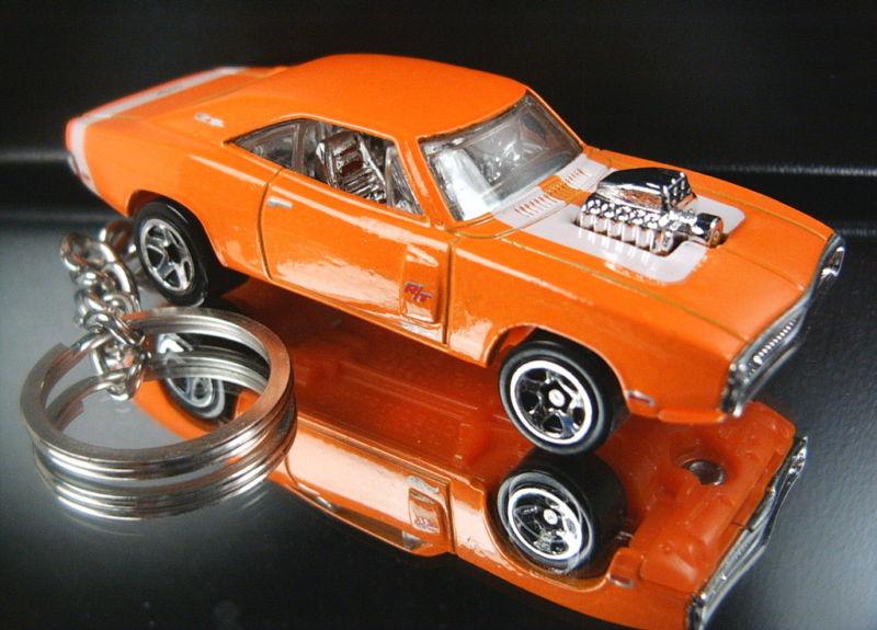 Orange 1970 custom dodge charger r/t diecast keychain key ring fob 70