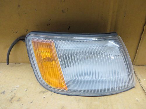 Dodge colt vista 92-94 mitsubishi expo 95 summit s/w corner light passenger oem