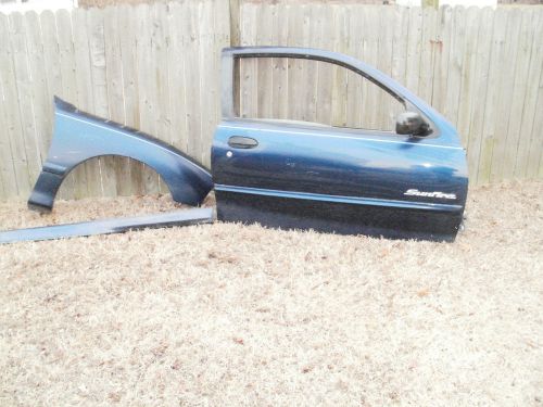 Pontiac sunfire passenger side door and fender