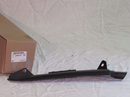 New oem gm pontiac g6 right fender air deflector 15242779