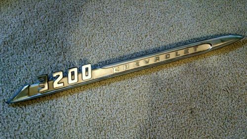 1955 1956 chevrolet 3200 right fender emblem