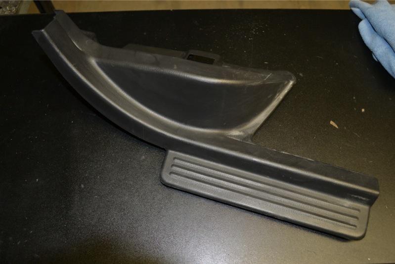 02-07 subaru impreza wrx or sti door step interior piece rh right passenger side