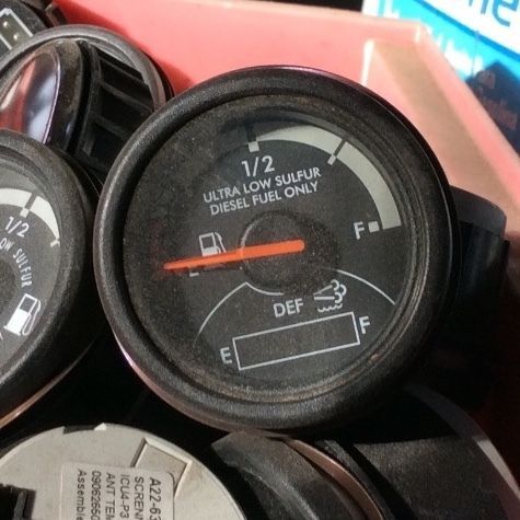 Low sulfur diesel/def fuel gauge