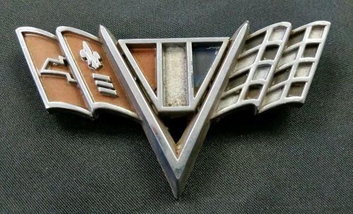 Vintage 1964 1965 1966 1967 chevy chevrolet fender v flag emblem 3840318