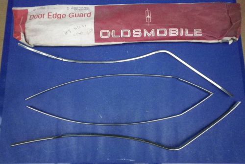 Nos 68 1968 olds delta delmont 88 door edge guards accessory 4 door - gm 982902