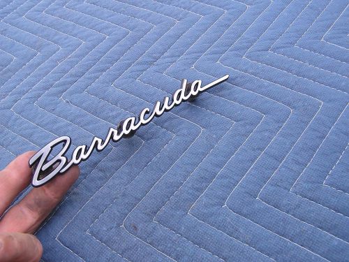 Barracuda plymouth 1970-71 mopar fender nameplate emblem, excellent condition