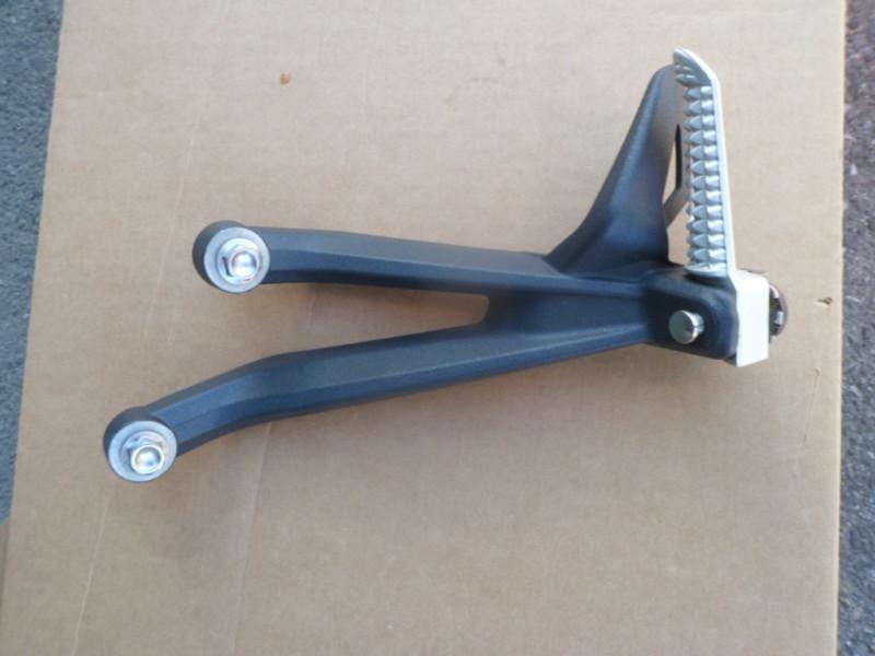 2013 triumph daytona r rear passenger peg. 