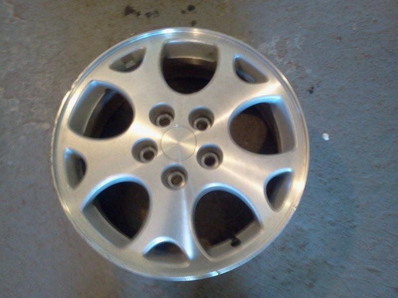 * 16 inch factory alloy rim - saturn vue / 2002-2007 