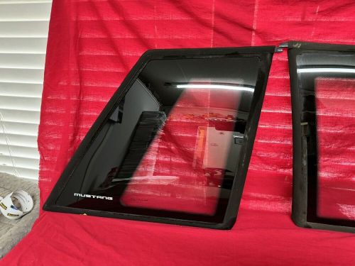 87-93 ford mustang coupe quarter windows passenger &amp; driver side oem carlite lx