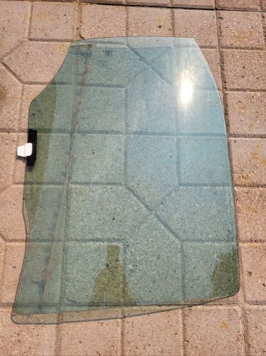 2006 - 2012 ford fusion sedan rear door glass window right passenger side rh