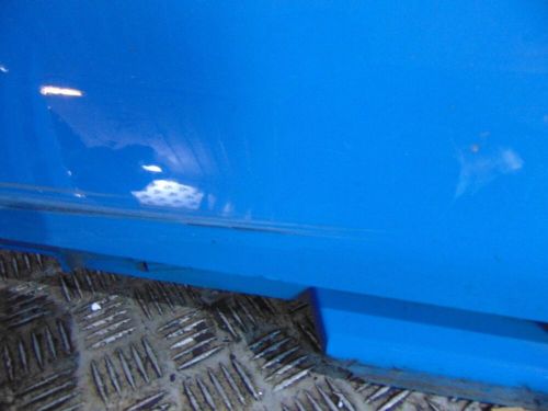 Volvo v40 2013 drivers side skirt