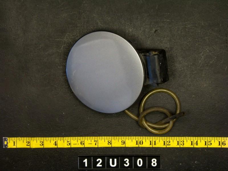 02 passat fuel filler door lid gas tank cover cap oem gray 12u308