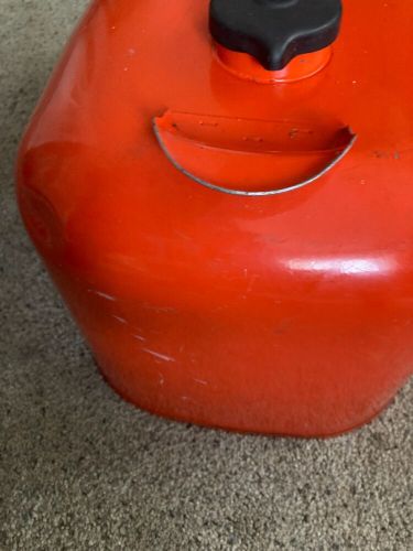 Vintage omc 6 gallon metal outboard gasoline tank (nice)