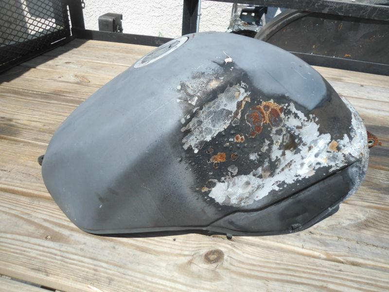 2005 suzuki gsxr600 gsxr gsx r 600 gsx-r600 gas fuel tank cell