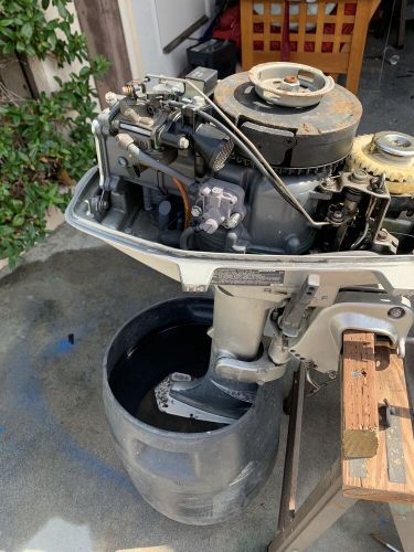 Honda outboard motor 4 stroke. 5hp. bf 5d. never used. ultra low emissions.