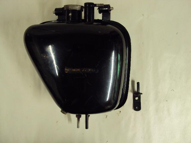 Triumph t100 t100c 500 oil  tank   5