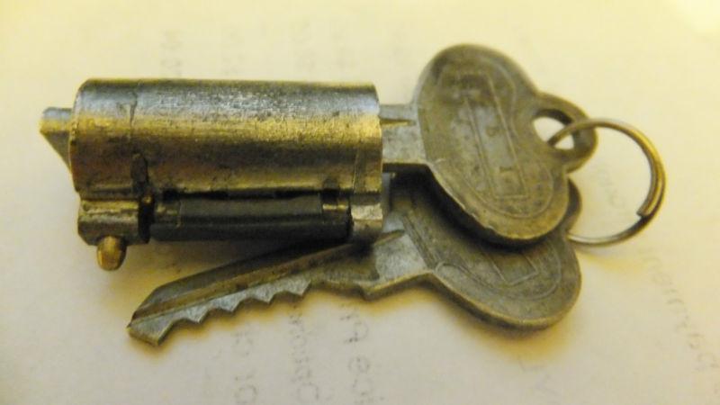 Nos 1960s chesler t5 door airstream camper trailer  lock cylinder & keys