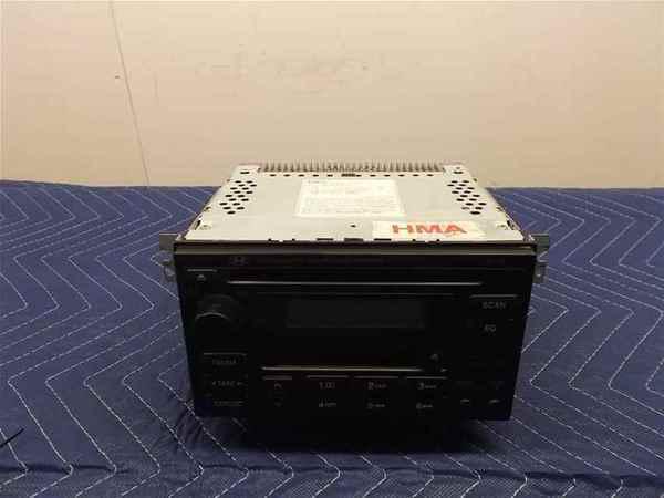 2005-2006 hyundai tiburon radio cd player am/fm oem lkq