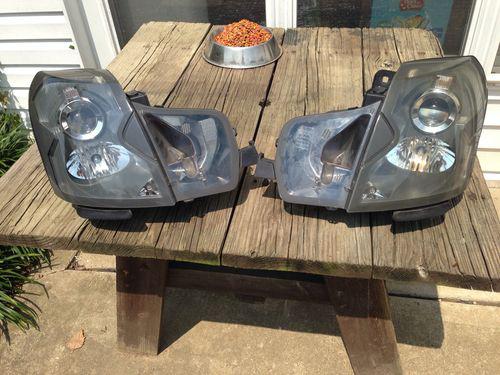 Cadillac cts 2004 headlights