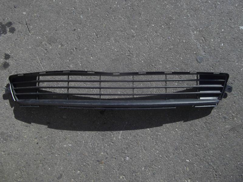 2011-2013 toyota corolla le l s front bumper center lower grille oem