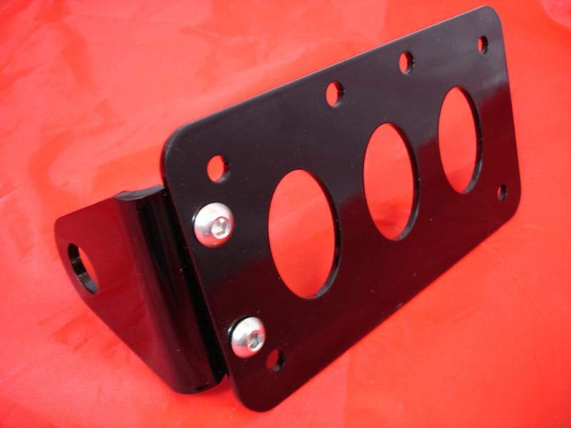 Bracket side mount license plate horizontal or vertical