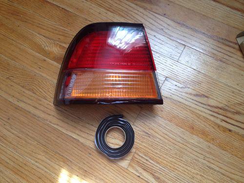 Nissan maxima 96-99 tail light left