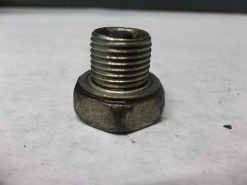 02 suzuki bandit 600 s - oil drain bolt