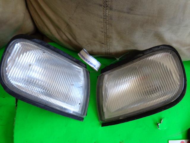 95 96 97 98 99 nissan maxima side marker parking corner lights left & right