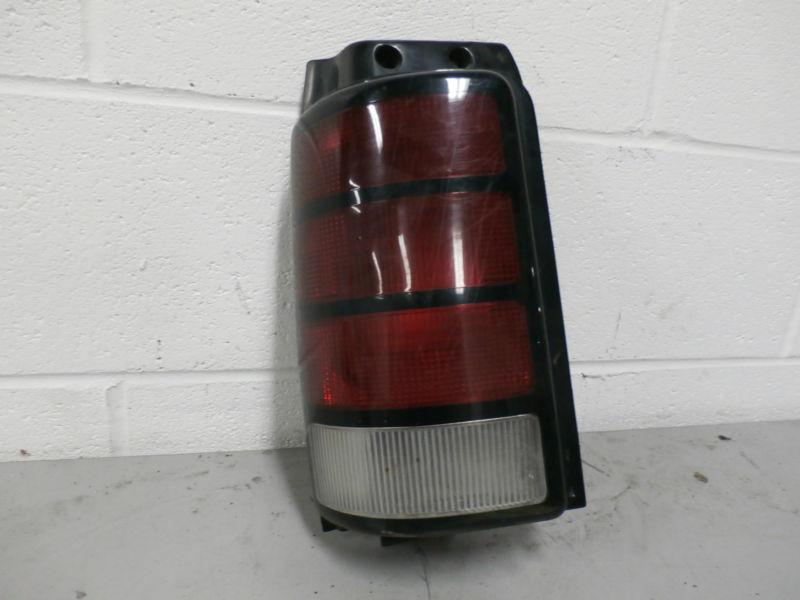 91-93 dodge caravan driver side tail light