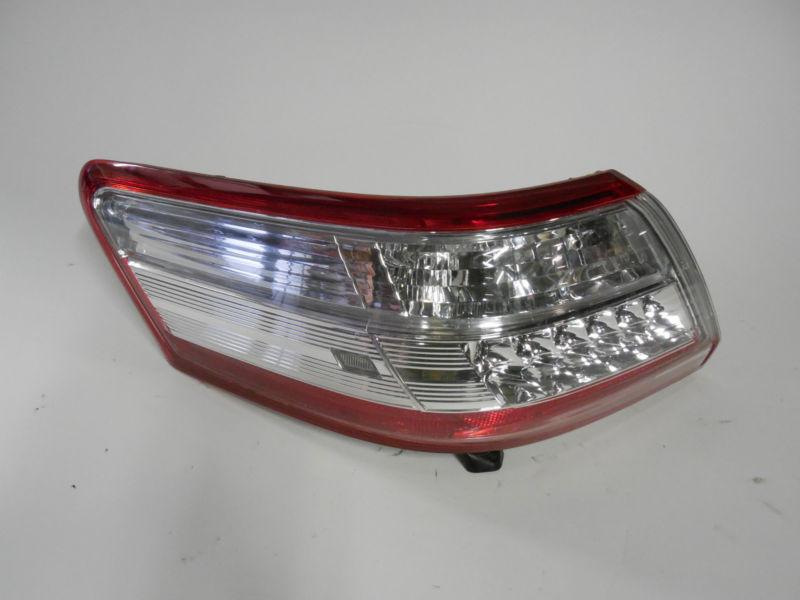 2011 2012 toyota camry hybrid oem left tail light nice!