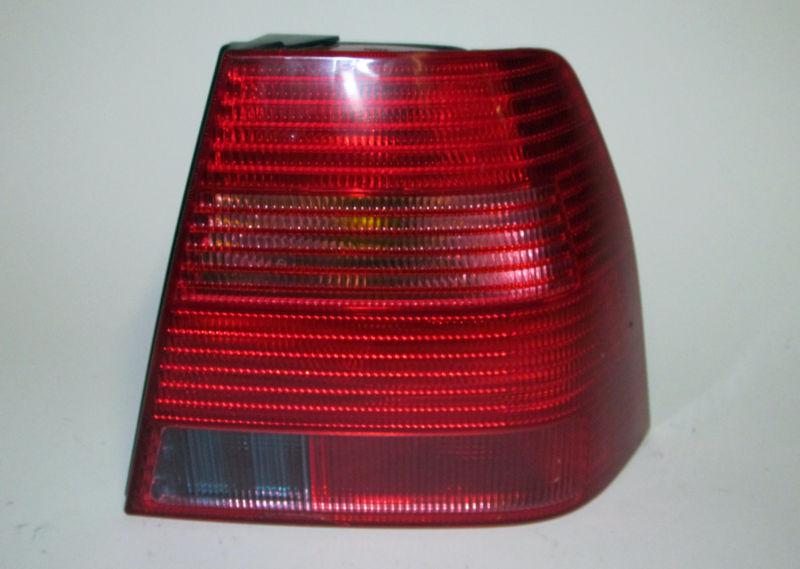 99 00 01 02 03 04 05 volkswagen jetta oem right tail light nice!