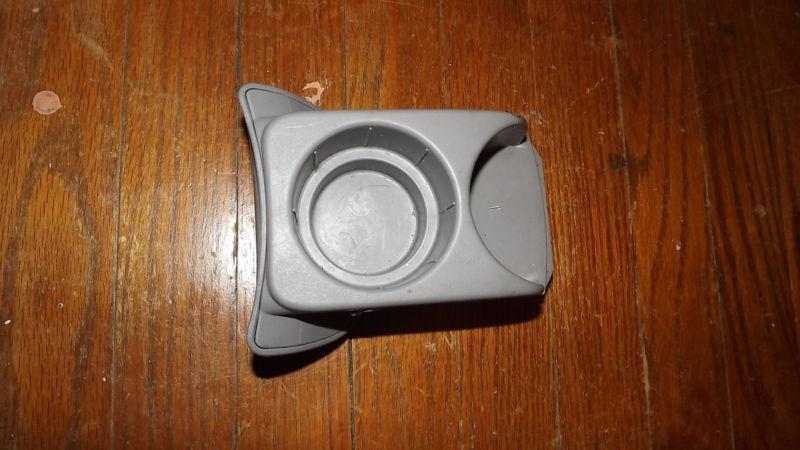 01 02 03 toyota prius center console cup holder front of arm rest