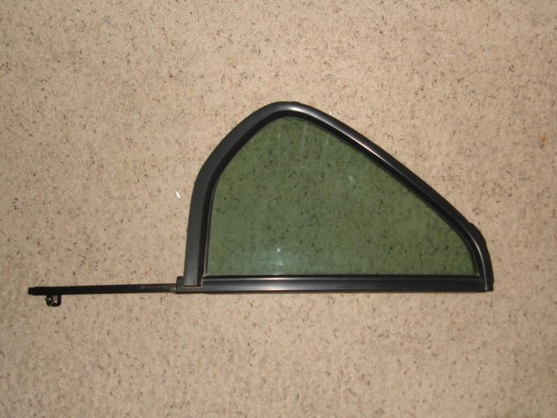 2004 isuzu rodeo right passenger side rear door vent glass window frame oem