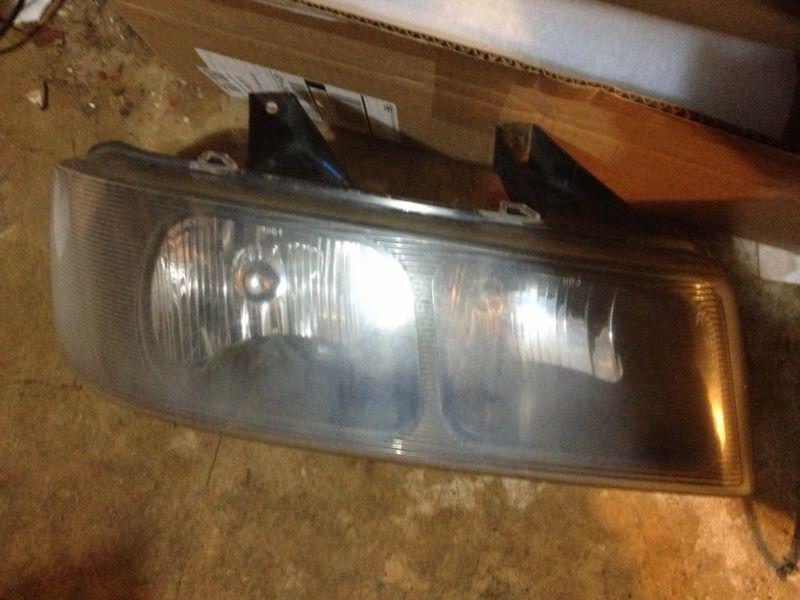 Chevy express gmc savana right headlight oem original 03 04 05 06 07 08 09-2012