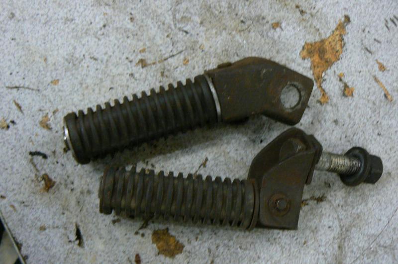 Honda cb750 cb 750 footrest foot pegs pedals rear passenger