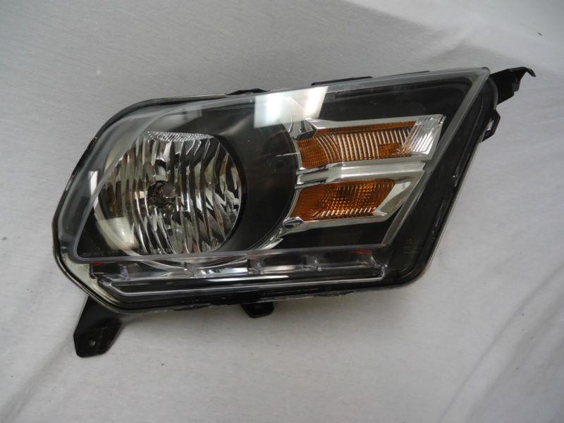 2010-2012 ford mustang headlight rh halogen with bulbs