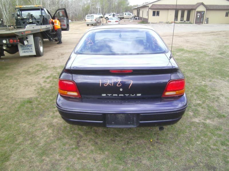 95 96 97 98 99 00 stratus r. tail light outer right passenger side 012187