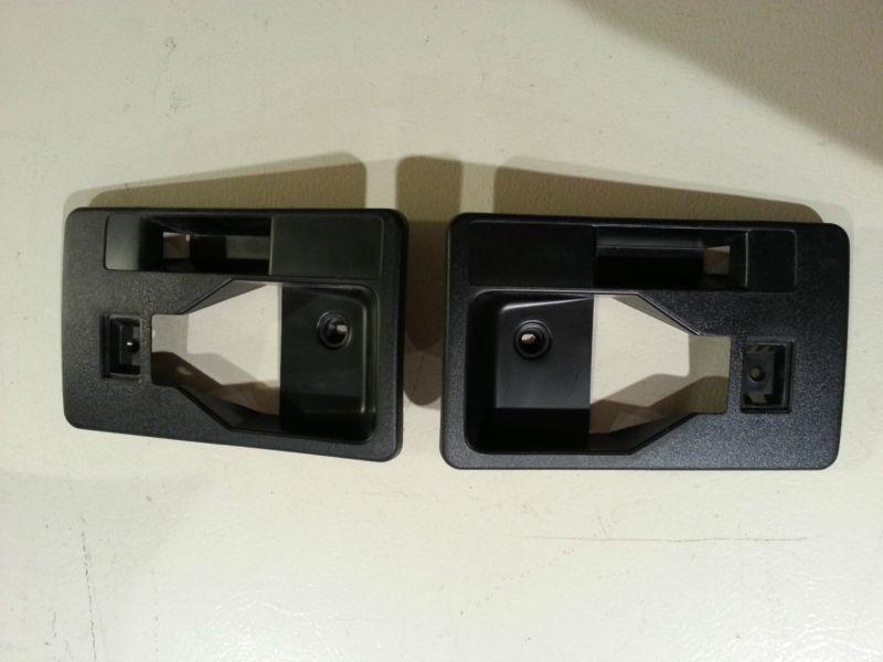 Corvette c4 door handle bezels pair driver/passenger nos in box