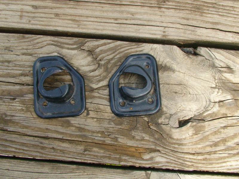 1987 jeep cherokee xj rear upper seat catch brackets 84-96