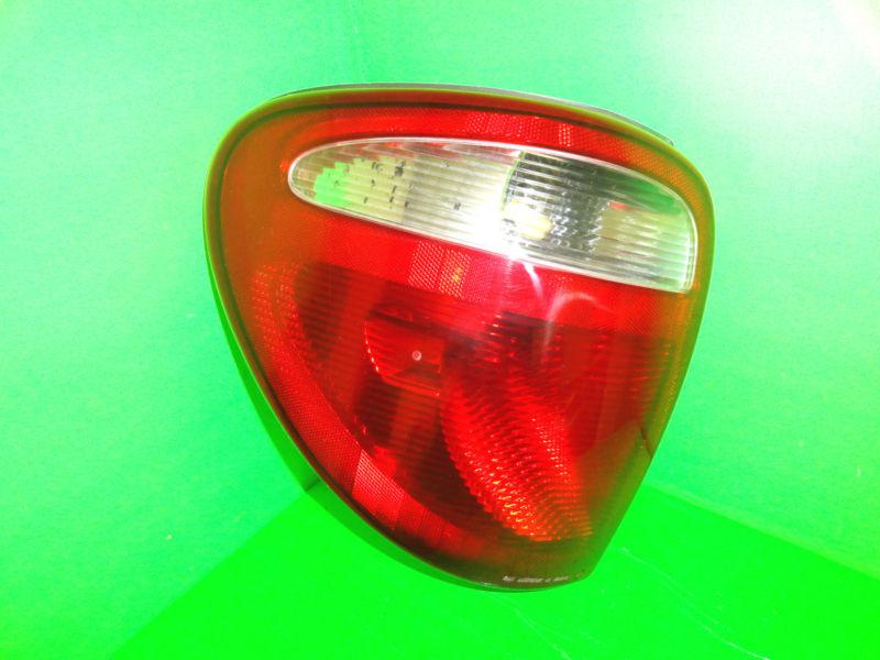 Town & country, caravan 01-07 voyager 01-03 left/driver side oem taillight#48551