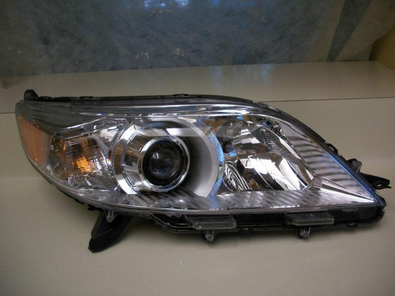 Toyota sienna 11 12 13 headlight rh oem original free shipping inlcuded