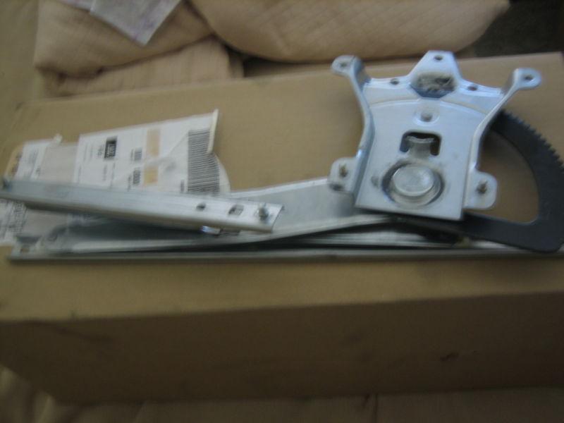 New gm oem window regulator  passenger  aveo g3