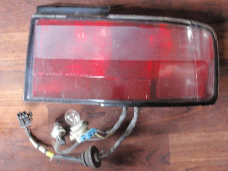 1992 - 1997 cadillac seville sls sts taillight rightside oem