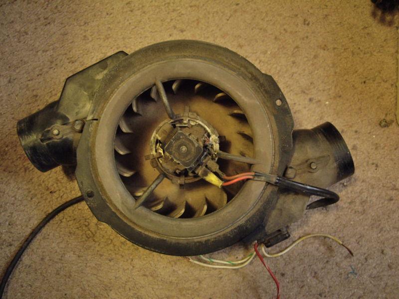 Porsche 914 defrost/vent/heater blower motor in front trunk, works great